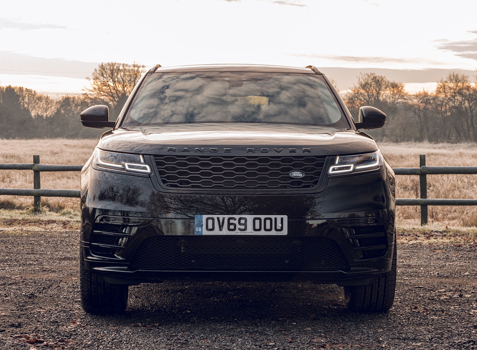 2020 Range Rover Velar R-Dynamic Black Front Wallpapers (9)