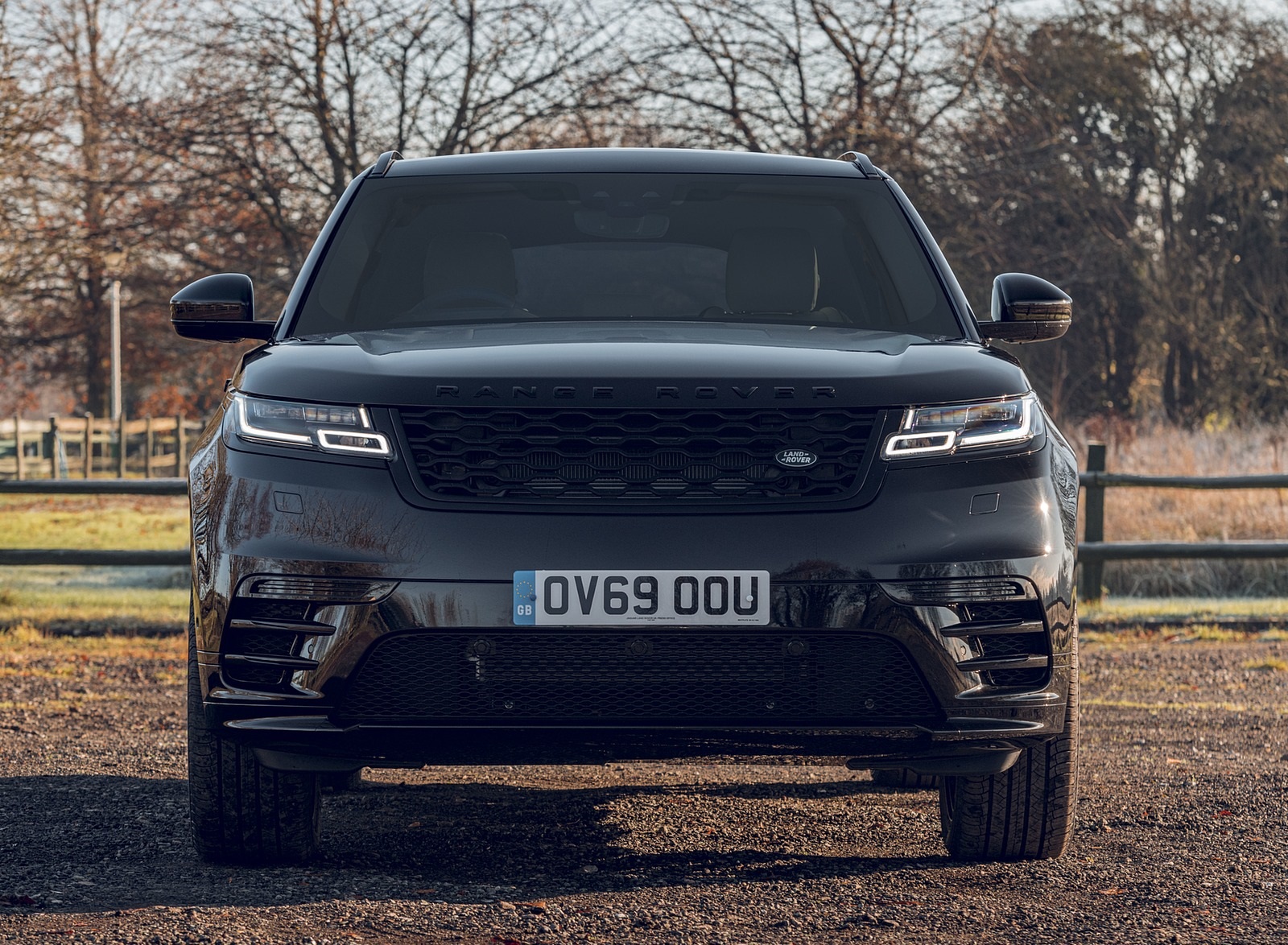 2020 Range Rover Velar R-Dynamic Black Front Wallpapers #10 of 18