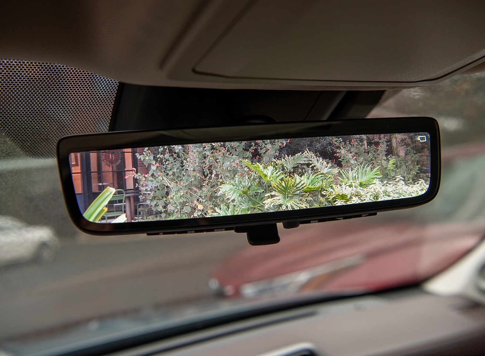 2020 Toyota Highlander Platinum Hybrid AWD (Color: Ruby Flare Pearl) Digital Rear View Mirror Wallpapers #23 of 42