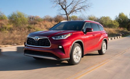 2020 Toyota Highlander Platinum Hybrid AWD (Color: Ruby Flare Pearl) Front Three-Quarter Wallpapers 450x275 (3)