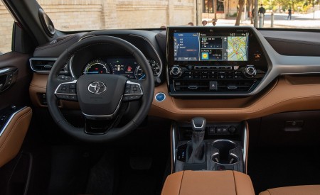 2020 Toyota Highlander Platinum Hybrid AWD (Color: Ruby Flare Pearl) Interior Cockpit Wallpapers 450x275 (28)