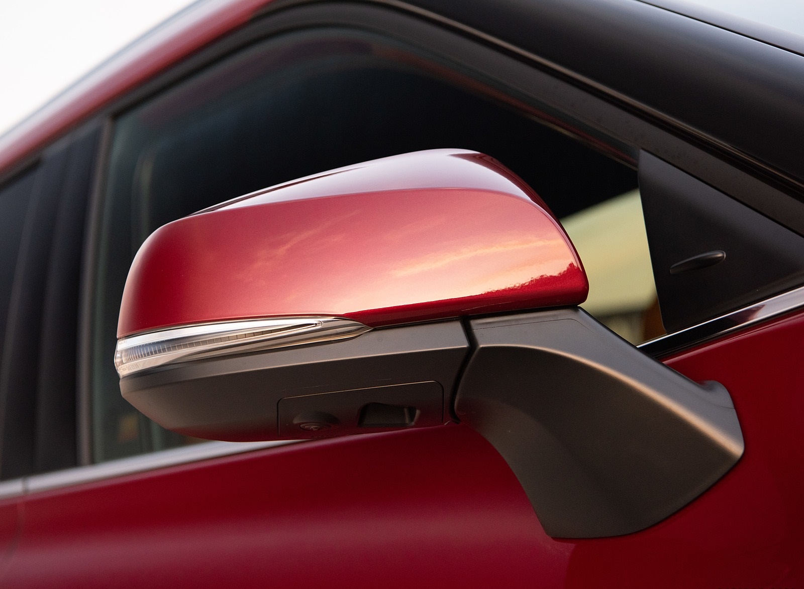 2020 Toyota Highlander Platinum Hybrid AWD (Color: Ruby Flare Pearl) Mirror Wallpapers #10 of 42