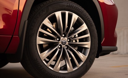 2020 Toyota Highlander Platinum Hybrid AWD (Color: Ruby Flare Pearl) Wheel Wallpapers 450x275 (11)