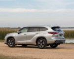 2020 Toyota Highlander XLE (Color: Silver Metallic) Rear Three-Quarter Wallpapers 150x120 (15)