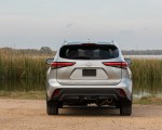 2020 Toyota Highlander XLE (Color: Silver Metallic) Rear Wallpapers 150x120