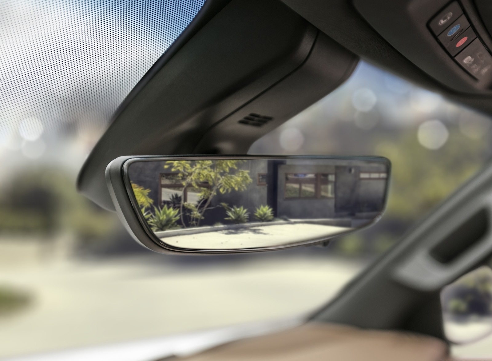 2021 Chevrolet Suburban Digital Rear View Mirror Wallpapers #17 of 32