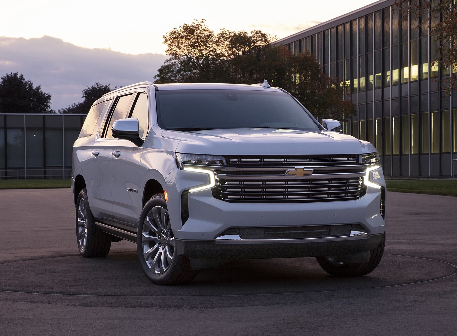 2021 Chevrolet Suburban Front Wallpapers (7)