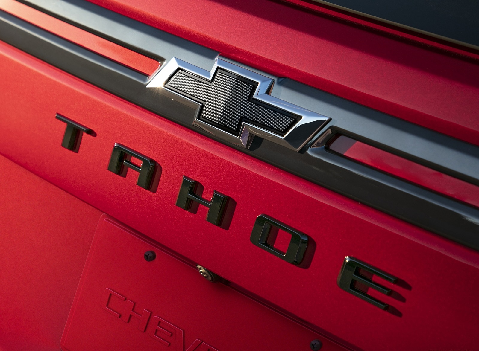 2021 Chevrolet Tahoe RST Badge Wallpapers (10)