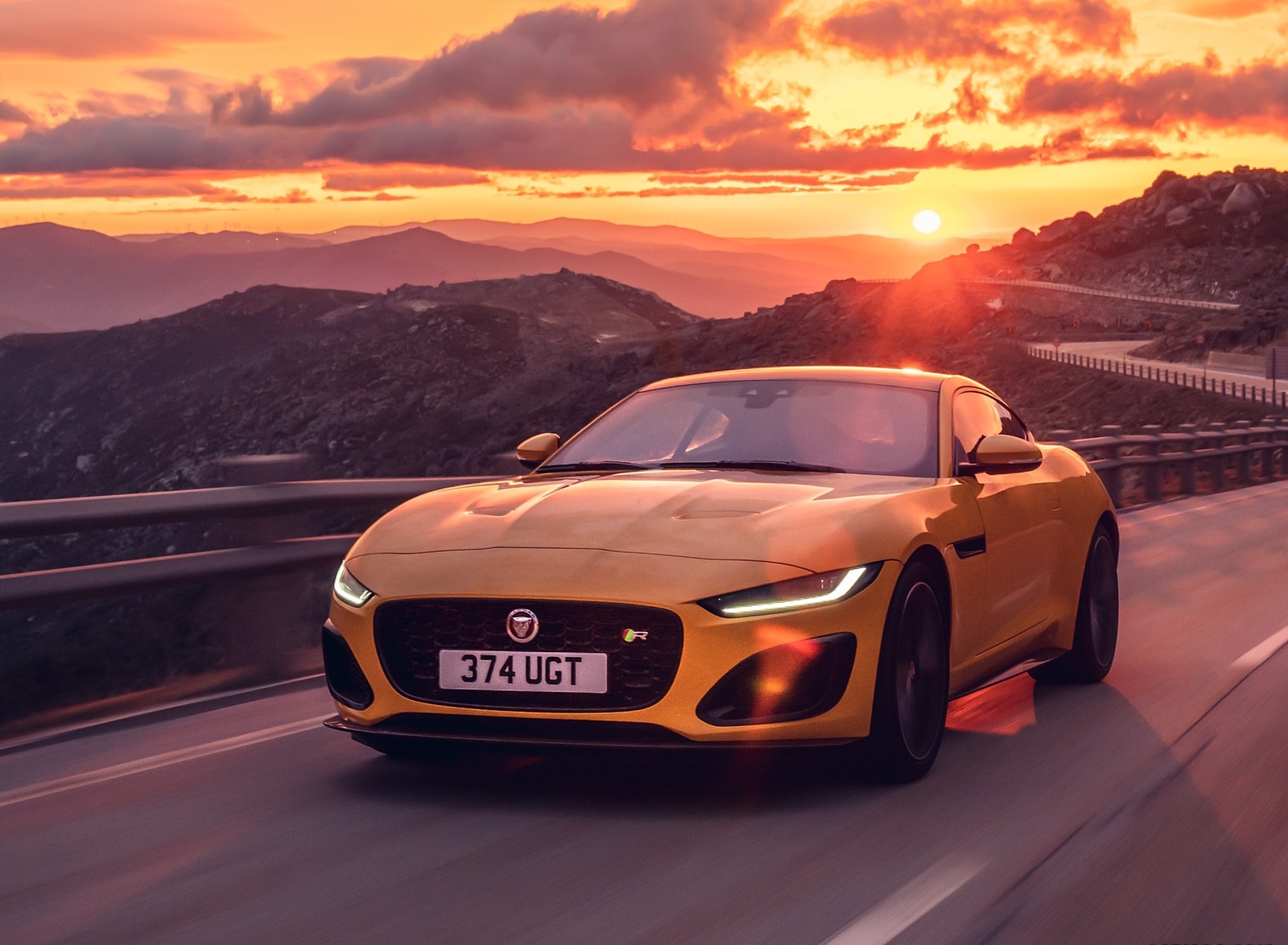 2021 Jaguar F-TYPE R Coupe AWD (Color: Sorrento Yellow) Front Three-Quarter Wallpapers #11 of 143