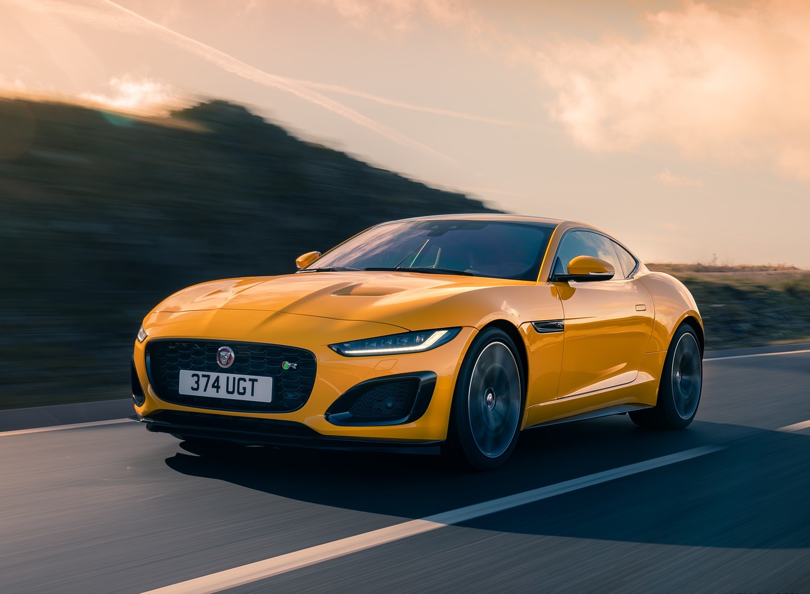 2021 Jaguar F-TYPE R Coupe AWD (Color: Sorrento Yellow) Front Three-Quarter Wallpapers #13 of 143
