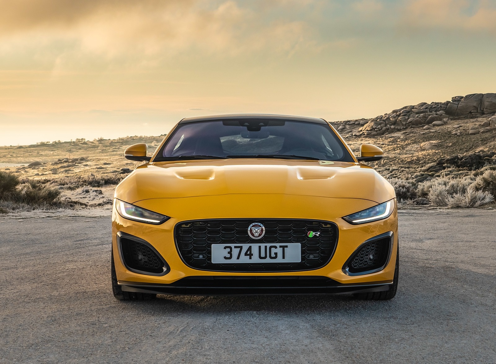 2021 Jaguar F-TYPE R Coupe AWD (Color: Sorrento Yellow) Front Wallpapers #22 of 143