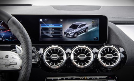 2021 Mercedes-AMG GLA 35 4MATIC Central Console Wallpapers 450x275 (24)