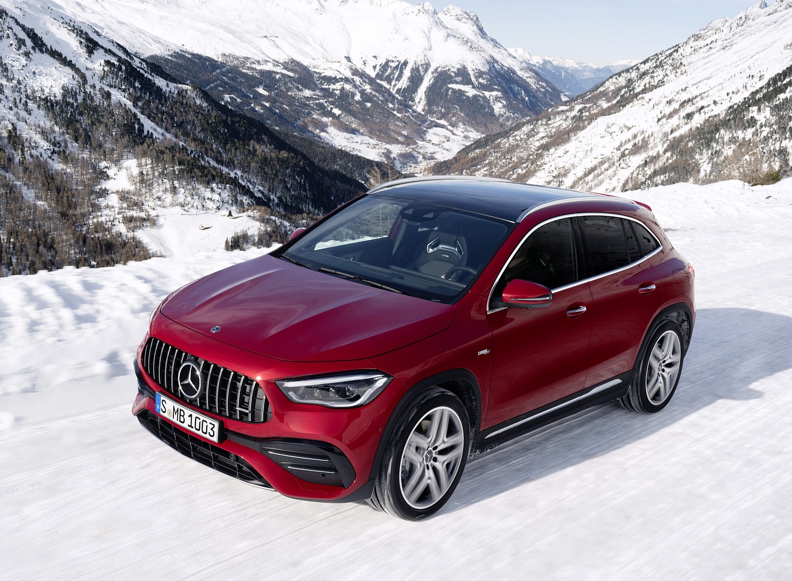 2021 Mercedes-AMG GLA 35 4MATIC Front Three-Quarter Wallpapers (6)