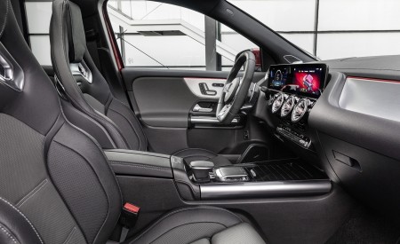 2021 Mercedes-AMG GLA 35 4MATIC Interior Wallpapers 450x275 (27)