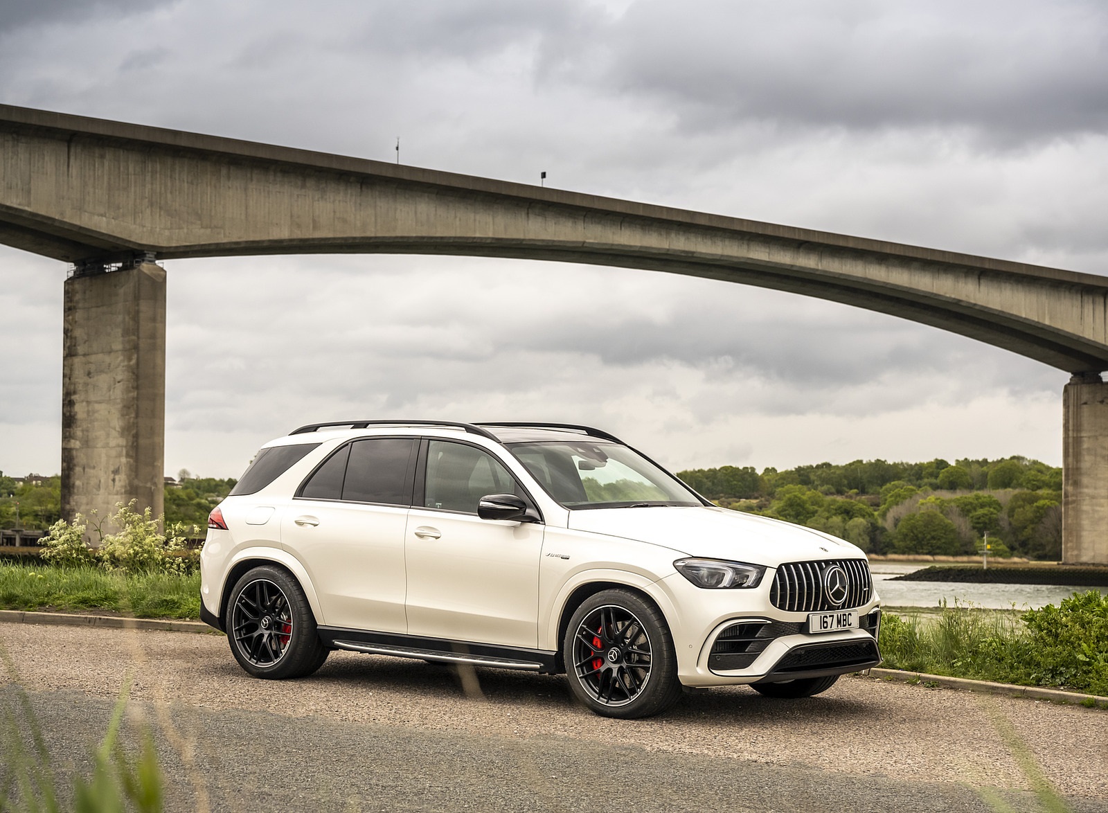 2021 Mercedes-AMG GLE 63 S 4MATIC (UK-Spec) Front Three-Quarter Wallpapers #39 of 187