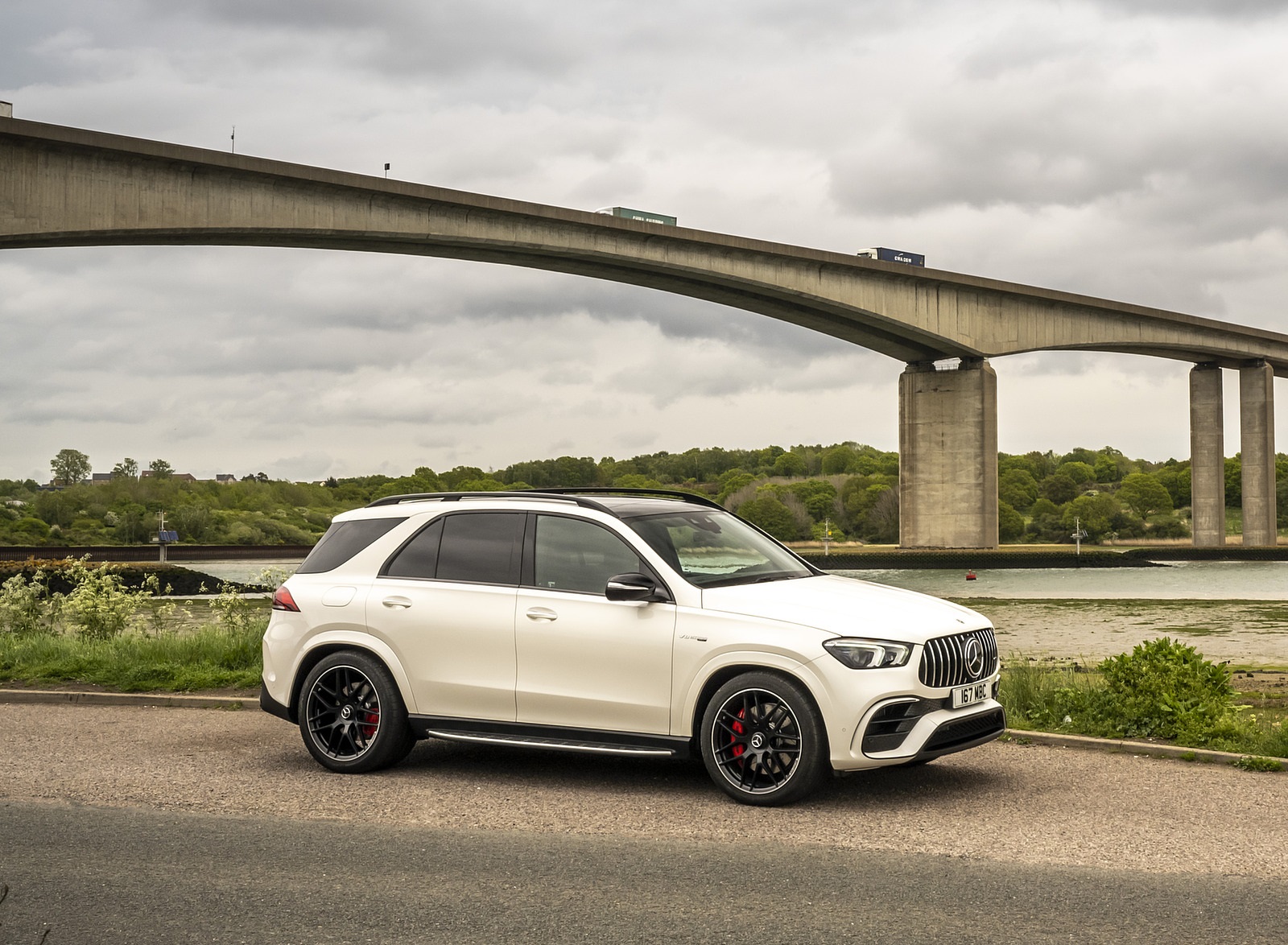 2021 Mercedes-AMG GLE 63 S 4MATIC (UK-Spec) Front Three-Quarter Wallpapers #40 of 187