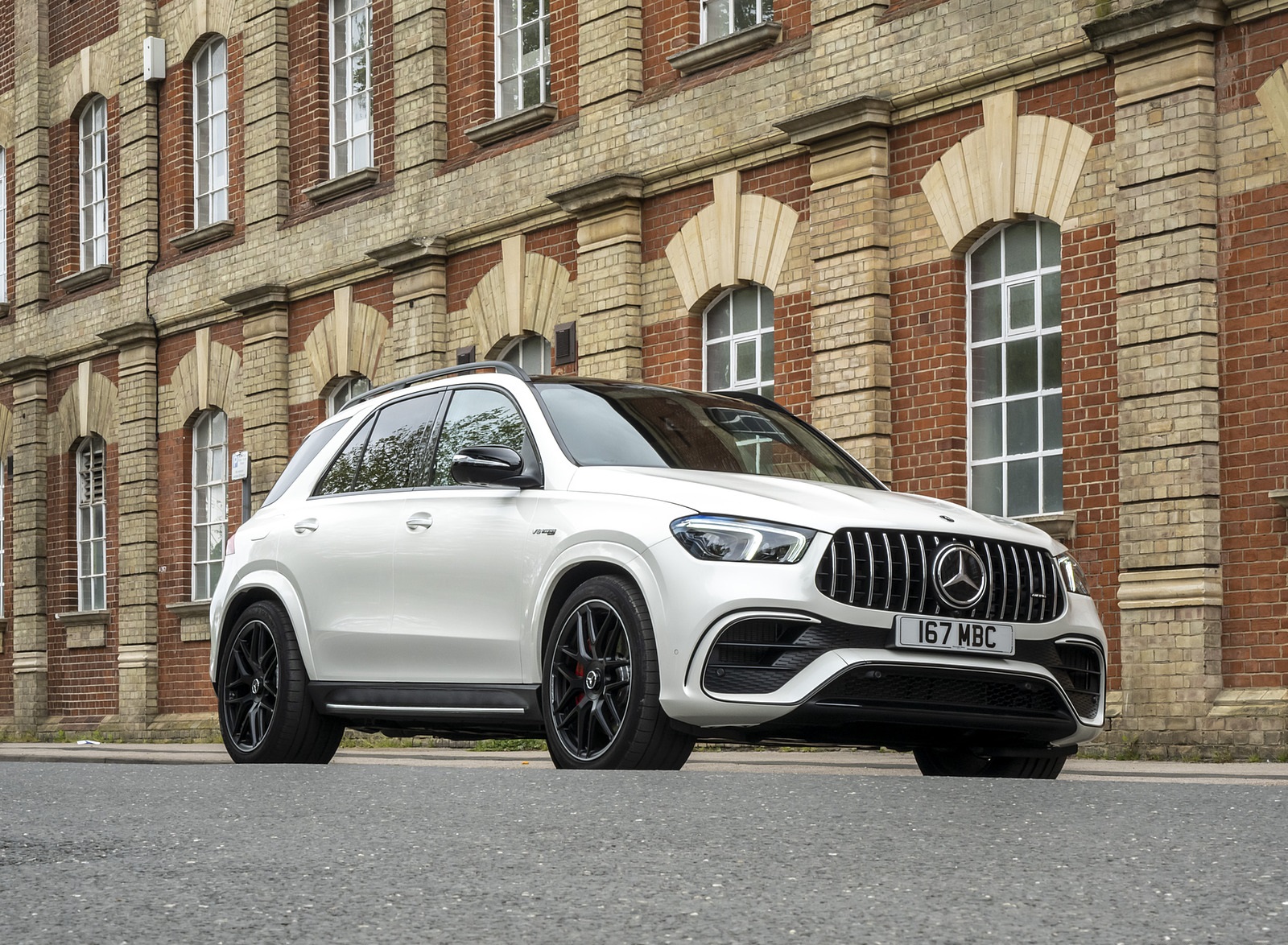 2021 Mercedes-AMG GLE 63 S 4MATIC (UK-Spec) Front Three-Quarter Wallpapers #37 of 187