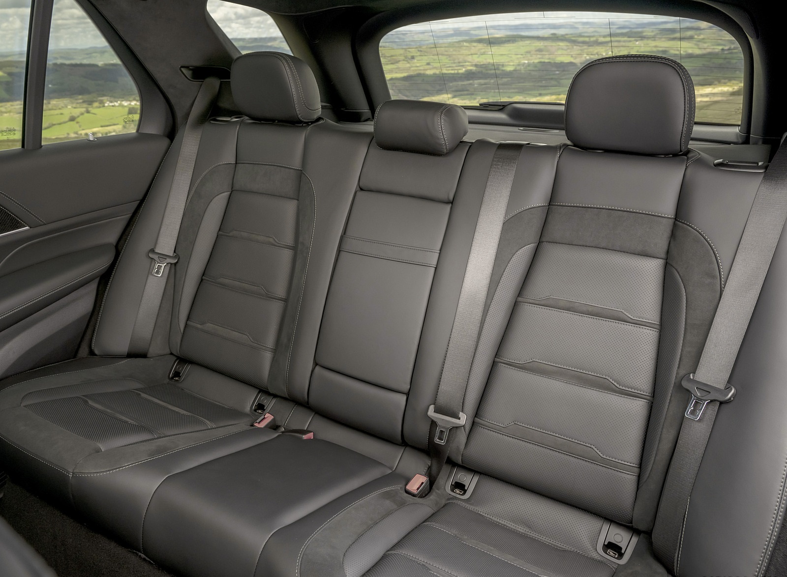 2021 Mercedes-AMG GLE 63 S 4MATIC (UK-Spec) Interior Rear Seats Wallpapers #84 of 187