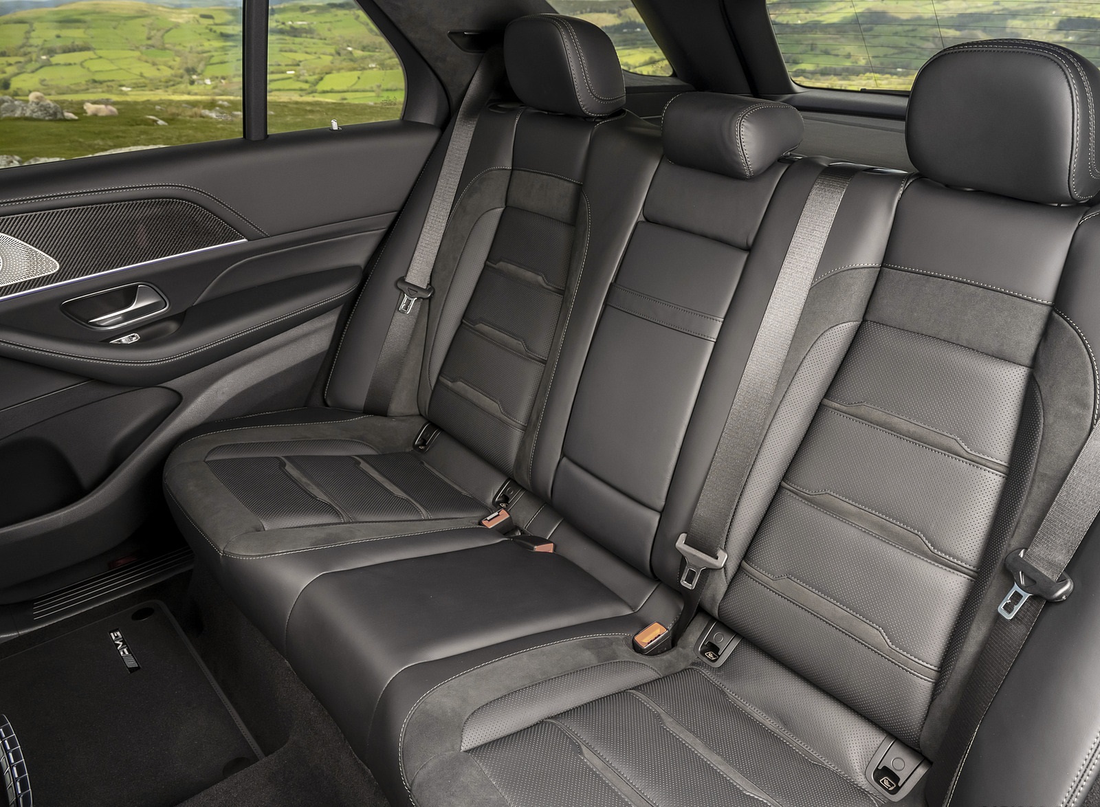 2021 Mercedes-AMG GLE 63 S 4MATIC (UK-Spec) Interior Rear Seats Wallpapers #85 of 187