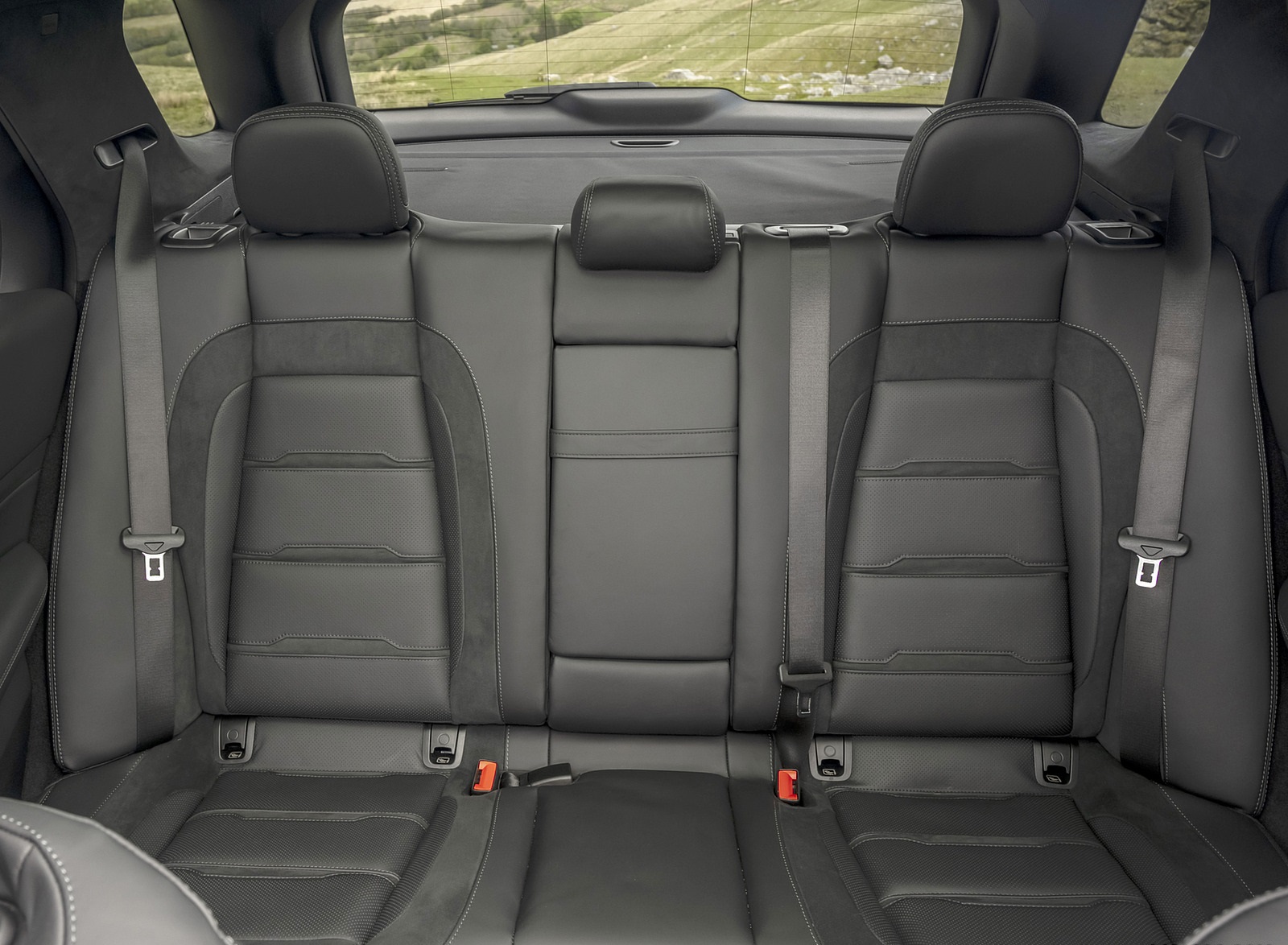 2021 Mercedes-AMG GLE 63 S 4MATIC (UK-Spec) Interior Rear Seats Wallpapers #86 of 187