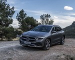 2021 Mercedes-Benz GLA 220d (Color: Mountain Grey Magno) Front Three-Quarter Wallpapers 150x120 (31)