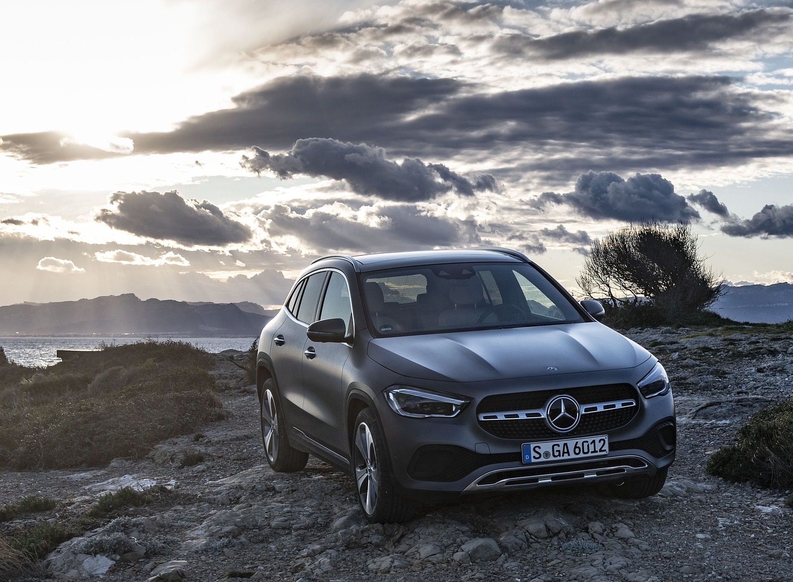 Мерседес GLA 2021