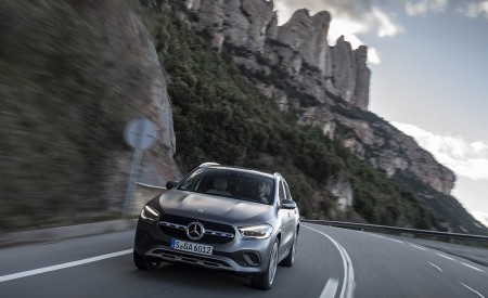 2021 Mercedes-Benz GLA 220d (Color: Mountain Grey Magno) Front Wallpapers 450x275 (25)