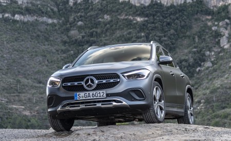 2021 Mercedes-Benz GLA 220d (Color: Mountain Grey Magno) Front Wallpapers 450x275 (37)