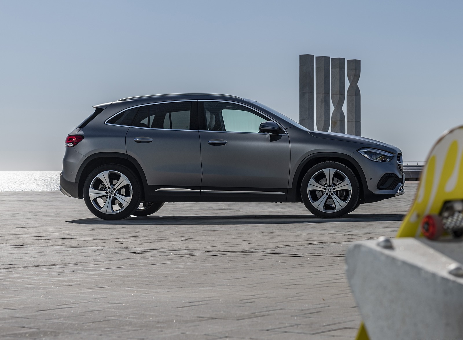 2021 Mercedes-Benz GLA 220d (Color: Mountain Grey Magno) Side Wallpapers #41 of 115