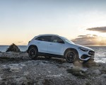 2021 Mercedes-Benz GLA 250 (Color: Digital White) Front Three-Quarter Wallpapers 150x120 (10)