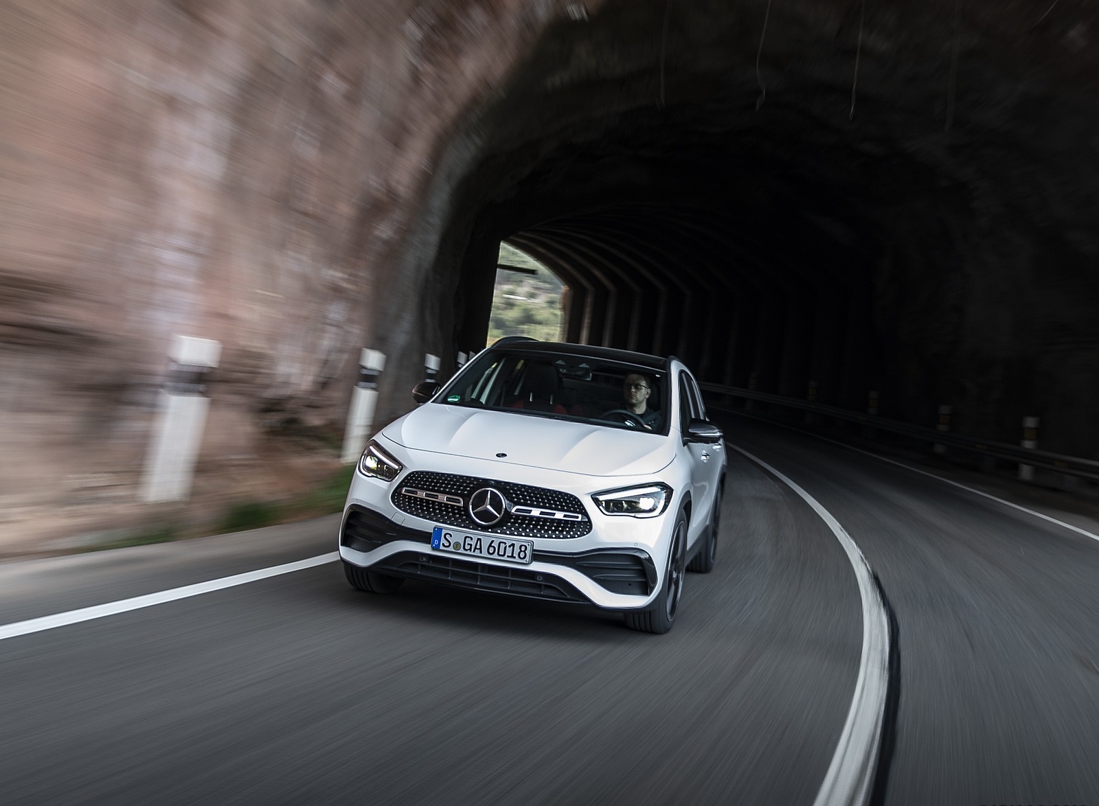 2021 Mercedes-Benz GLA 250 (Color: Digital White) Front Wallpapers (1)