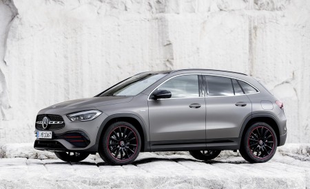 2021 Mercedes-Benz GLA Edition1 AMG Line (Color: Mountain Grey MAGNO) Front Three-Quarter Wallpapers 450x275 (71)