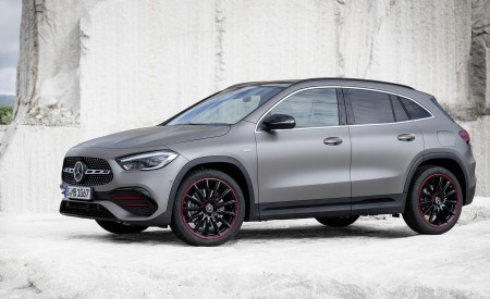 2021 Mercedes-Benz GLA Edition1 AMG Line (Color: Mountain Grey MAGNO) Front Three-Quarter Wallpapers 450x275 (74)