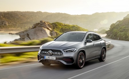 2021 Mercedes-Benz GLA Edition1 AMG Line (Color: Mountain Grey MAGNO) Front Three-Quarter Wallpapers 450x275 (63)