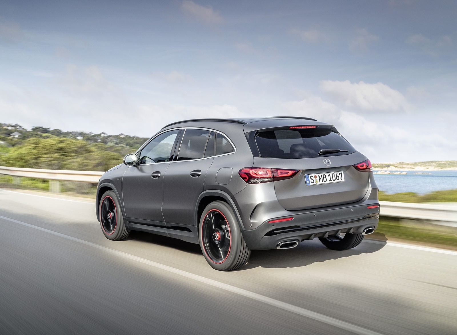 2021 Mercedes-Benz GLA Edition1 AMG Line (Color: Mountain Grey MAGNO) Rear Three-Quarter Wallpapers #67 of 115
