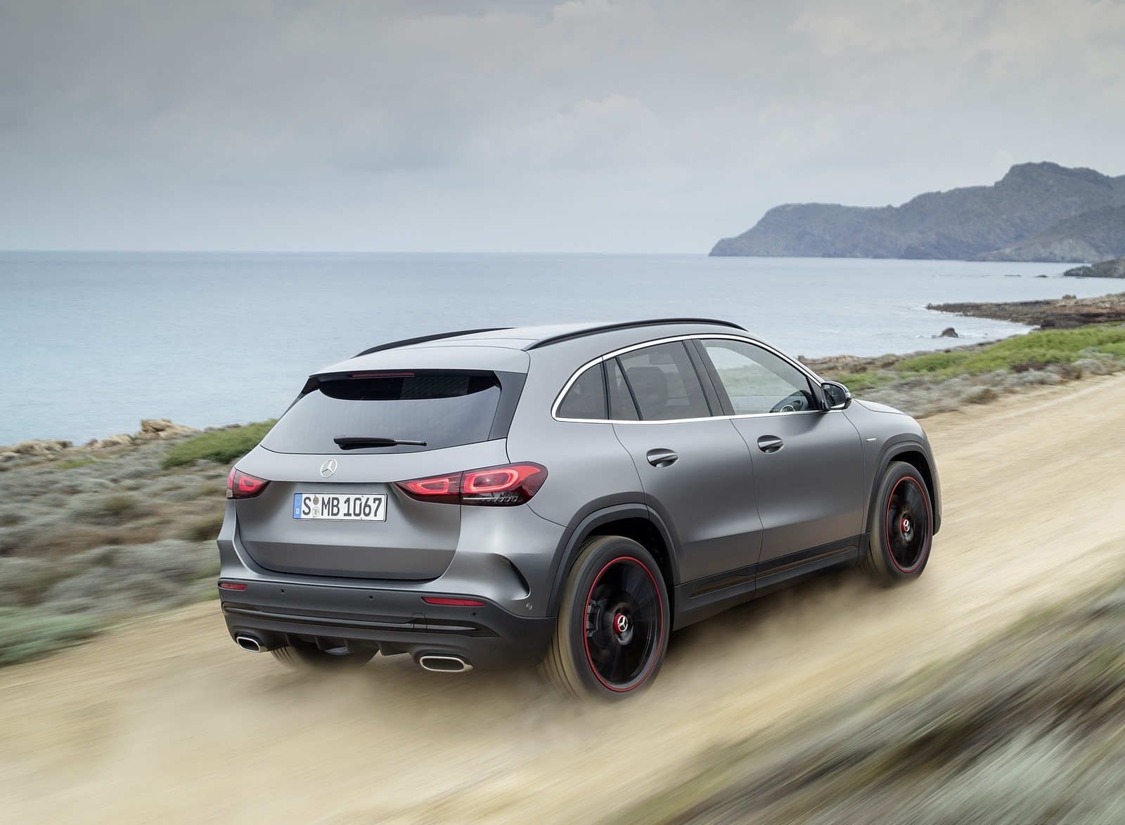 2021 Mercedes-Benz GLA Edition1 AMG Line (Color: Mountain Grey MAGNO) Rear Three-Quarter Wallpapers #68 of 115