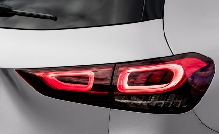 2021 Mercedes-Benz GLA Edition1 AMG Line (Color: Mountain Grey MAGNO) Tail Light Wallpapers 450x275 (82)