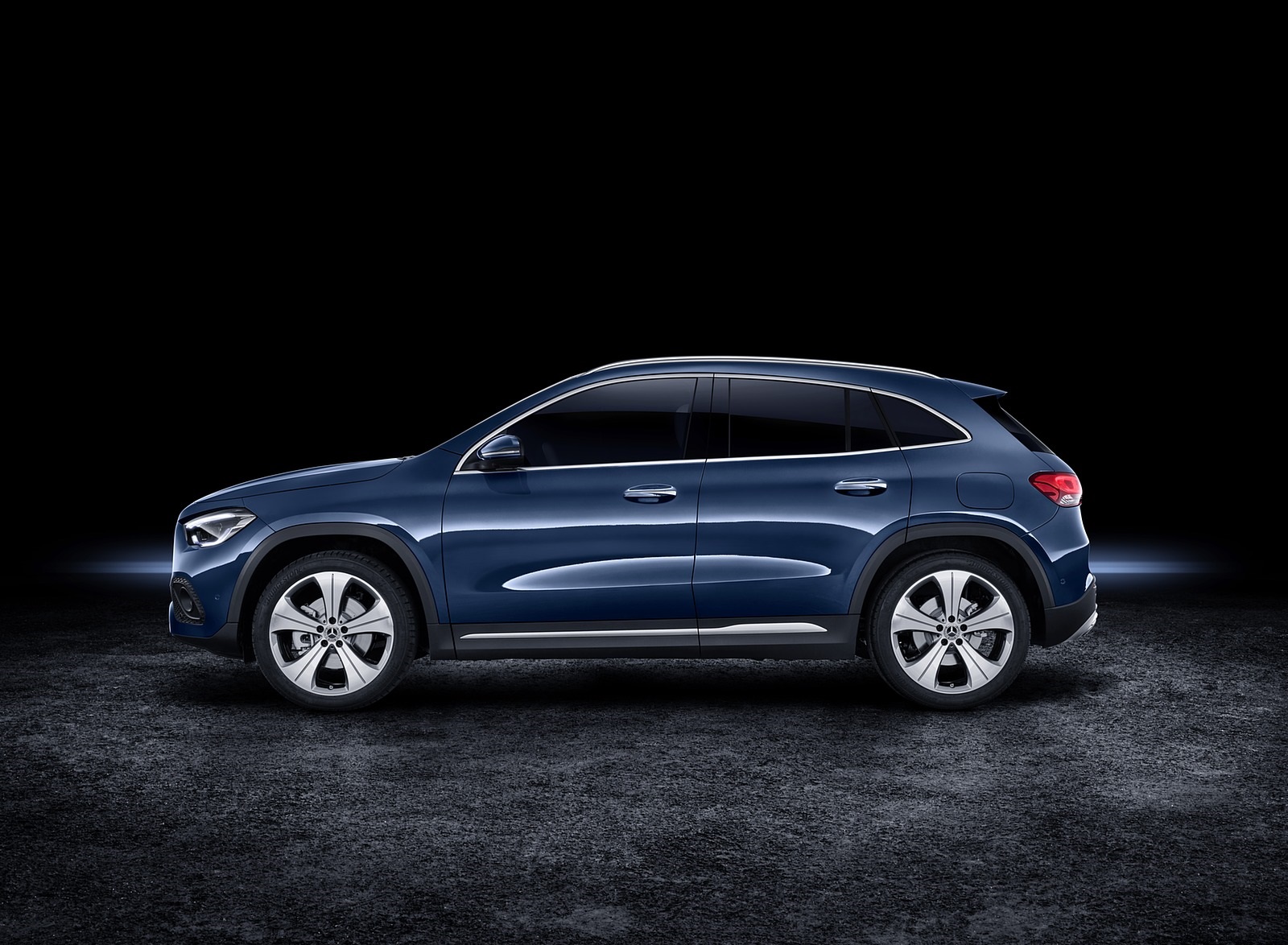 2021 Mercedes-Benz GLA Edition1 Progressive Line (Color: Galaxy Blue) Side Wallpapers #98 of 115