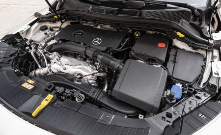 2021 Mercedes-Benz GLA Engine Wallpapers 450x275 (17)