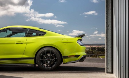 2020 Ford Mustang R-Spec (Color: Grabber Lime) Detail Wallpapers 450x275 (34)