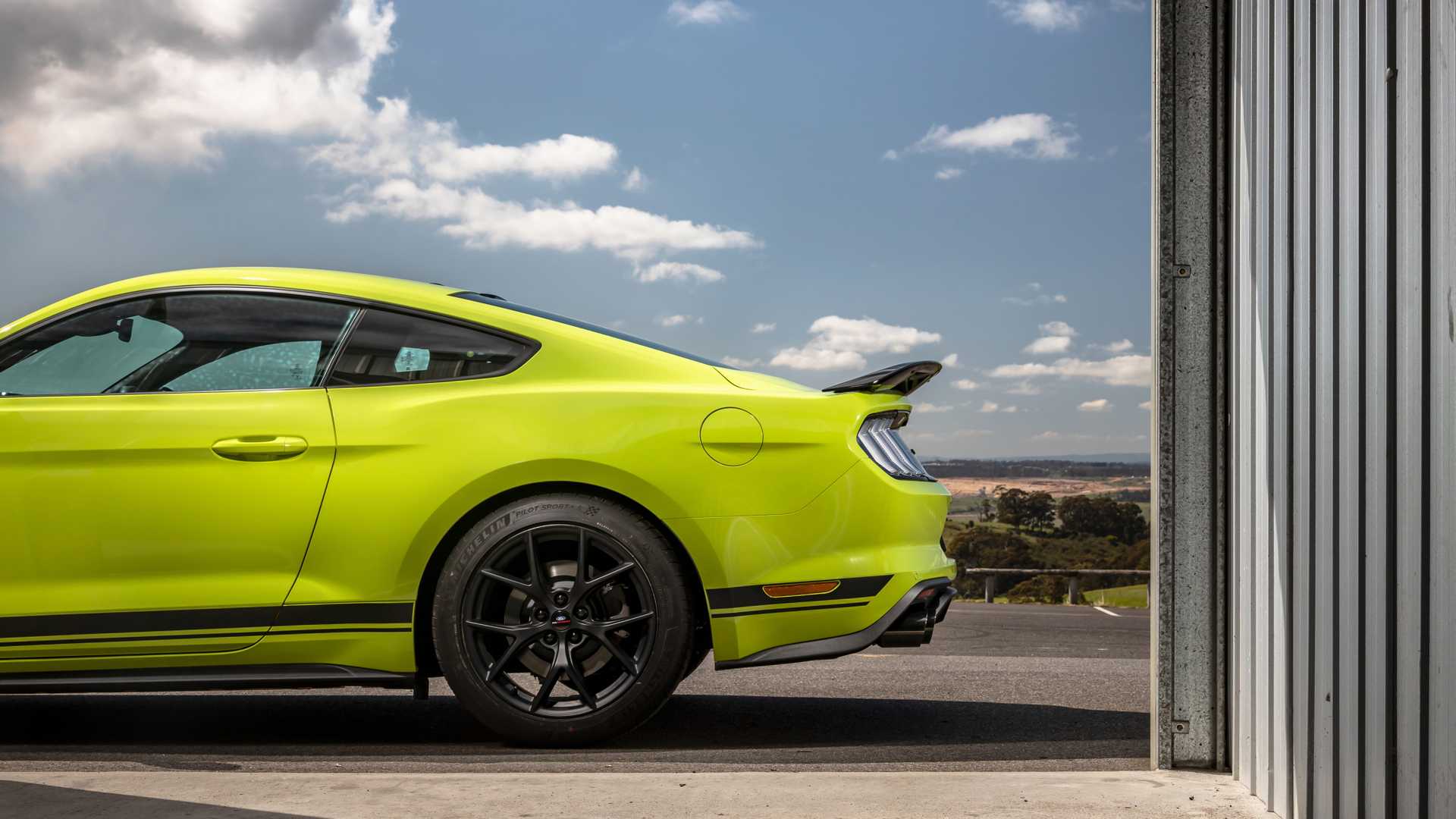 2020 Ford Mustang R-Spec (Color: Grabber Lime) Detail Wallpapers #34 of 38