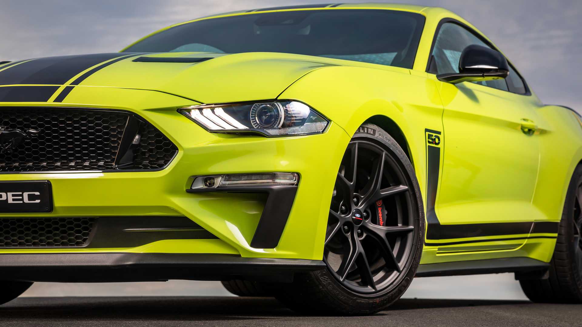 2020 Ford Mustang R-Spec (Color: Grabber Lime) Detail Wallpapers #32 of 38