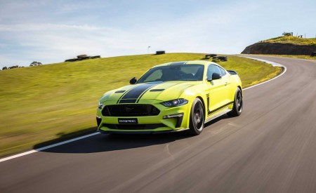 2020 Ford Mustang R-Spec (Color: Grabber Lime) Front Three-Quarter Wallpapers 450x275 (3)