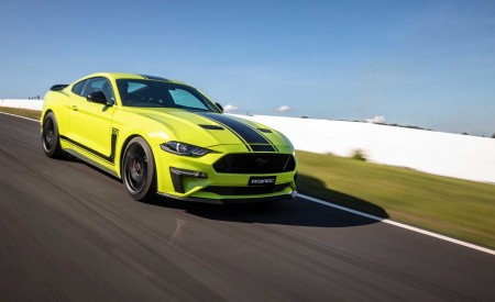 2020 Ford Mustang R-Spec (Color: Grabber Lime) Front Three-Quarter Wallpapers 450x275 (4)