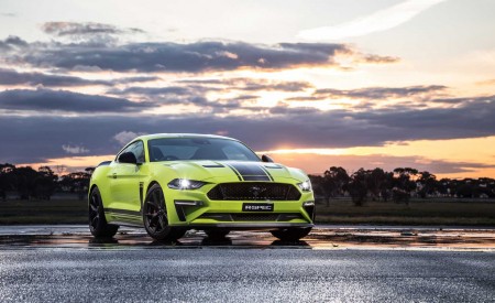 2020 Ford Mustang R-Spec (Color: Grabber Lime) Front Wallpapers 450x275 (25)