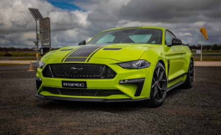 2020 Ford Mustang R-Spec (Color: Grabber Lime) Front Wallpapers 450x275 (31)