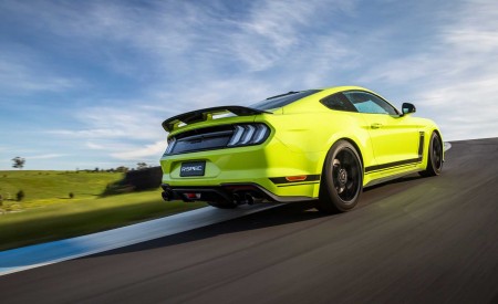 2020 Ford Mustang R-Spec (Color: Grabber Lime) Rear Three-Quarter Wallpapers 450x275 (12)
