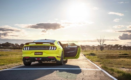 2020 Ford Mustang R-Spec (Color: Grabber Lime) Rear Wallpapers 450x275 (23)