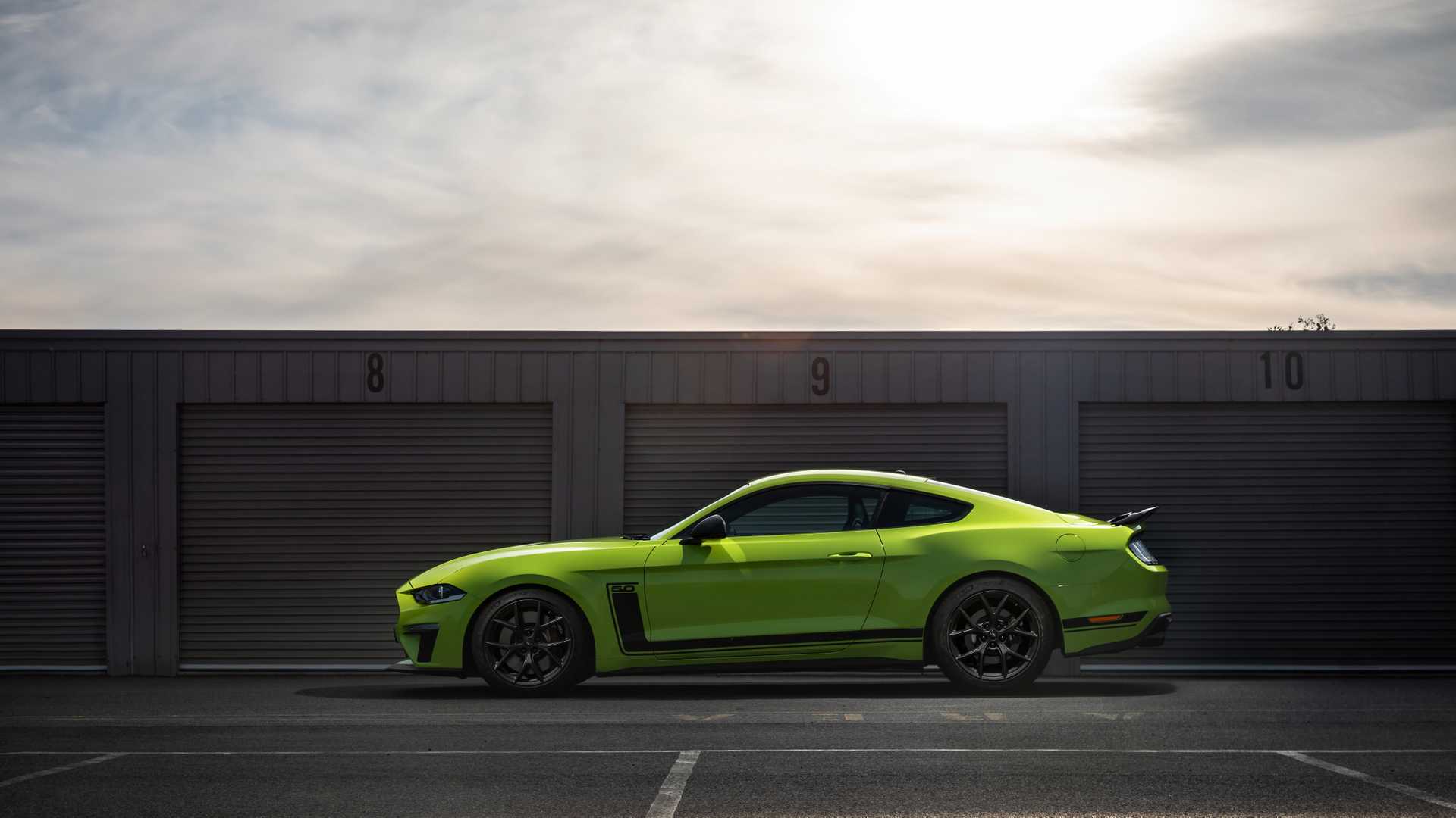 2020 Ford Mustang R-Spec (Color: Grabber Lime) Side Wallpapers #30 of 38