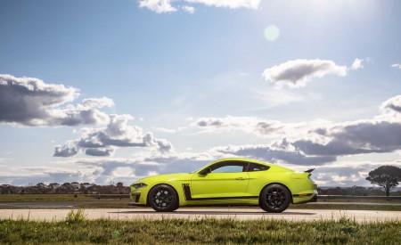 2020 Ford Mustang R-Spec (Color: Grabber Lime) Side Wallpapers 450x275 (27)